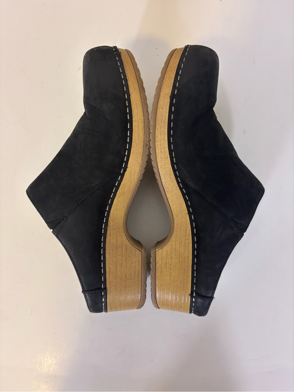 Dansko Black Suede Mule Clogs with Wooden-Look Heel Women’s 8 - Picture 5 of 7